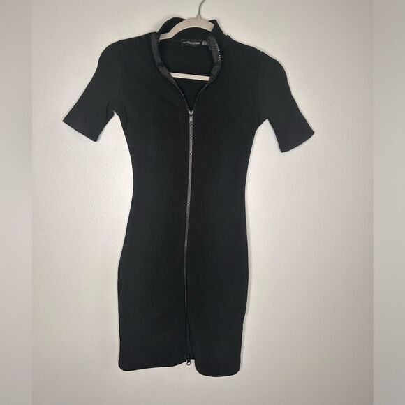 Prettylittlething Black Zip Front Rib Short Sleeve Bodycon Dress - Picture 3 of 5